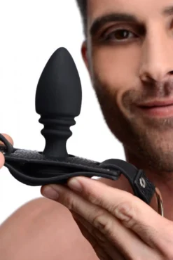 Harnais avec anneau pénien et plug anal