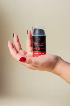 INTT - Vibration! Strawberry Tintelende Gel